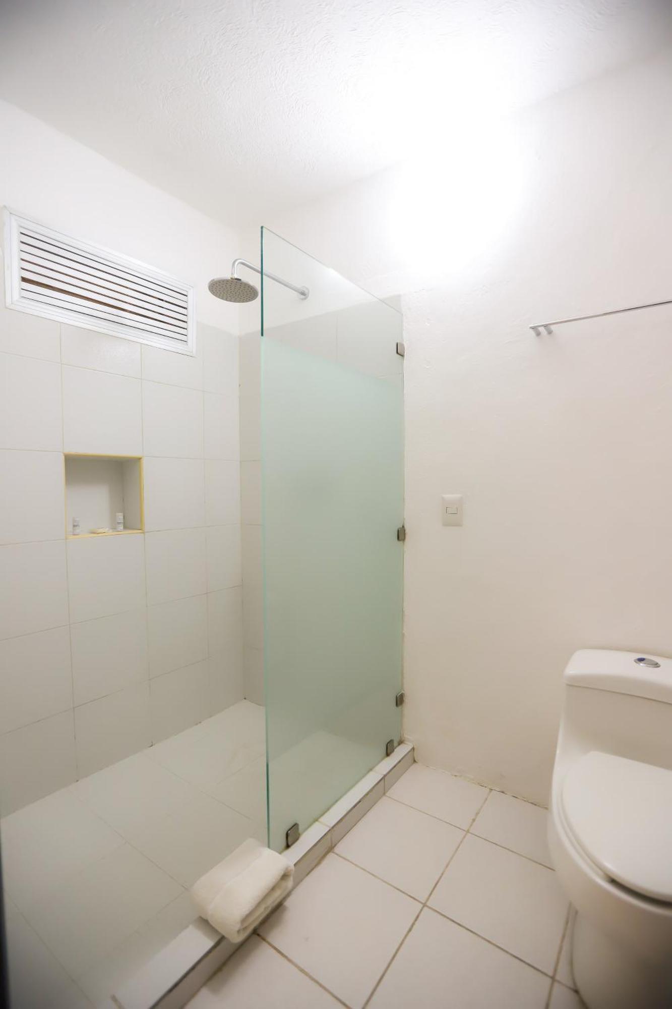 Habitación Doble con 2 camas dobles - No fumadores