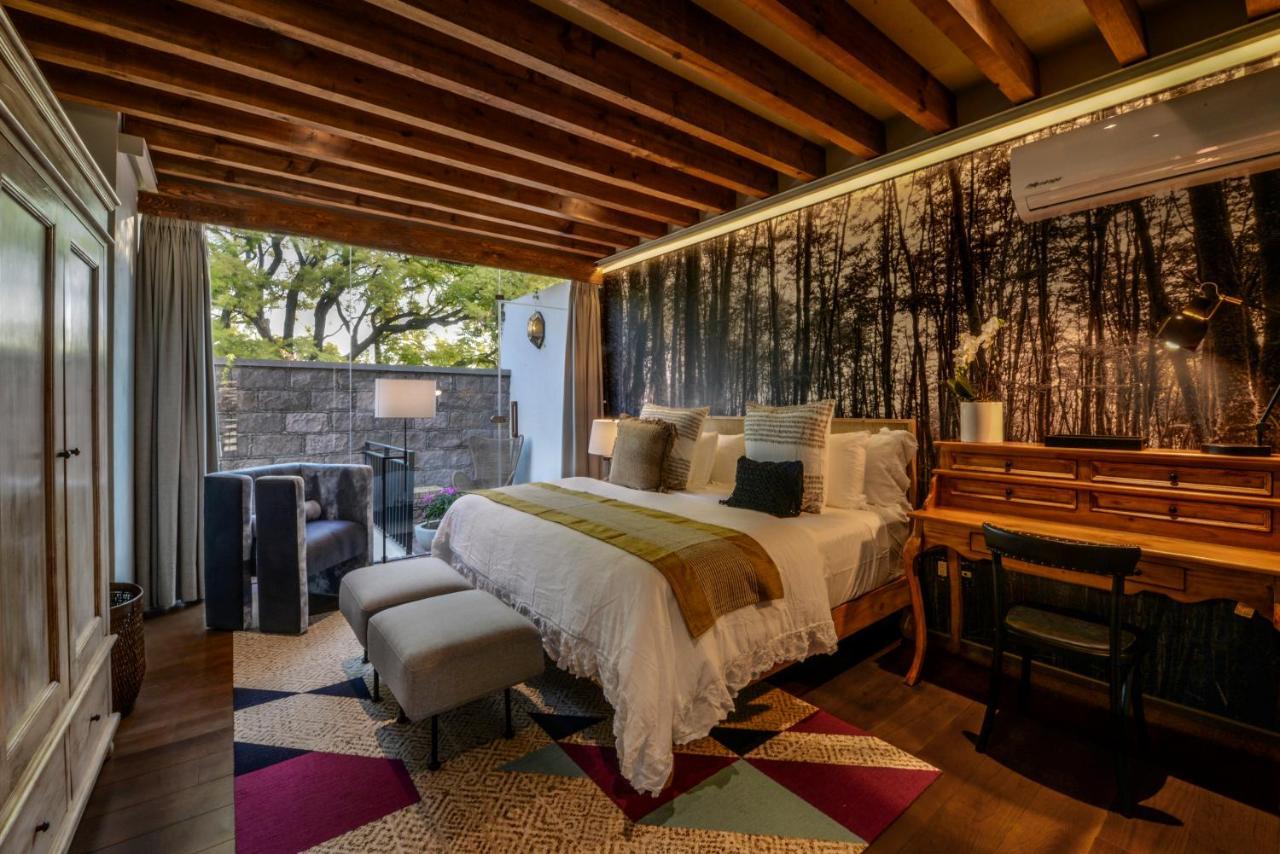 Deluxe King Suite