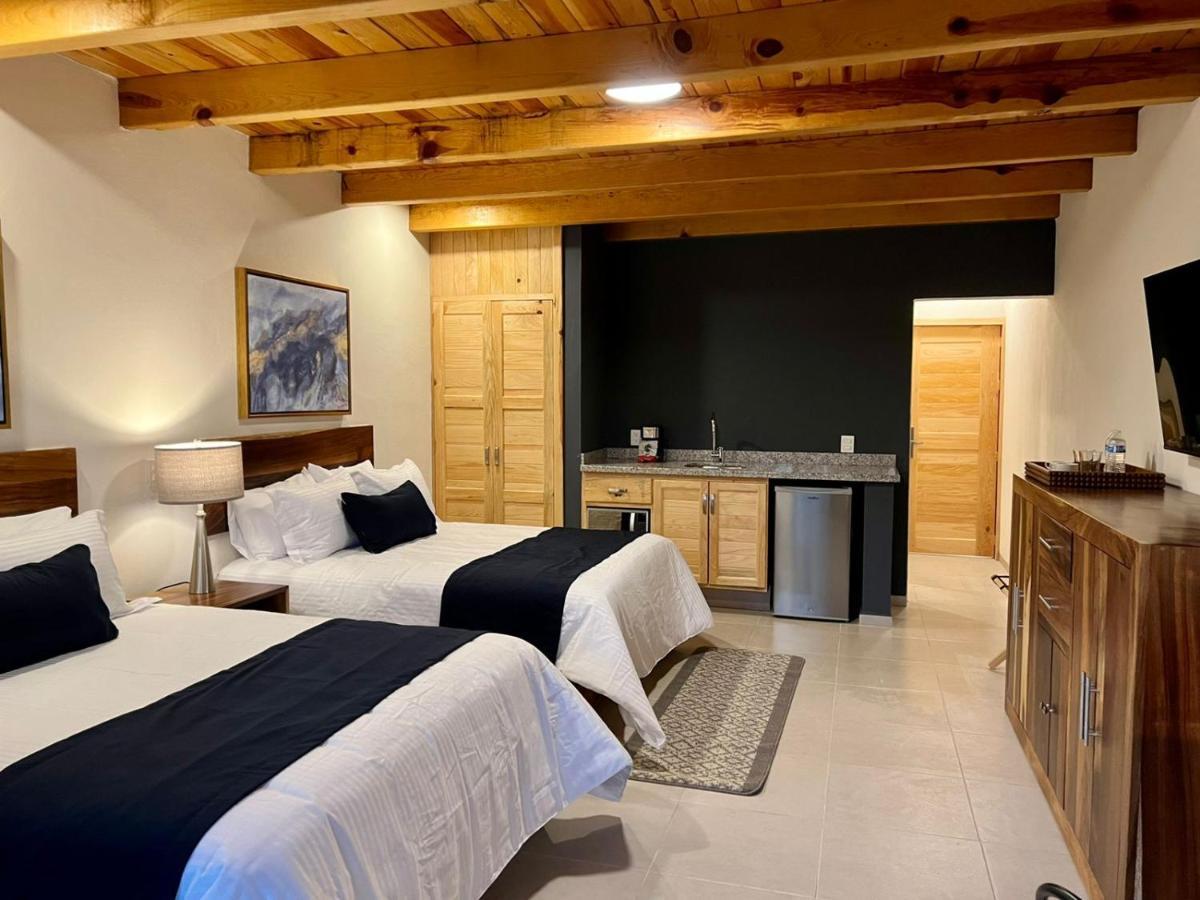 Quarto Duplo Superior com 2 Camas de Casal