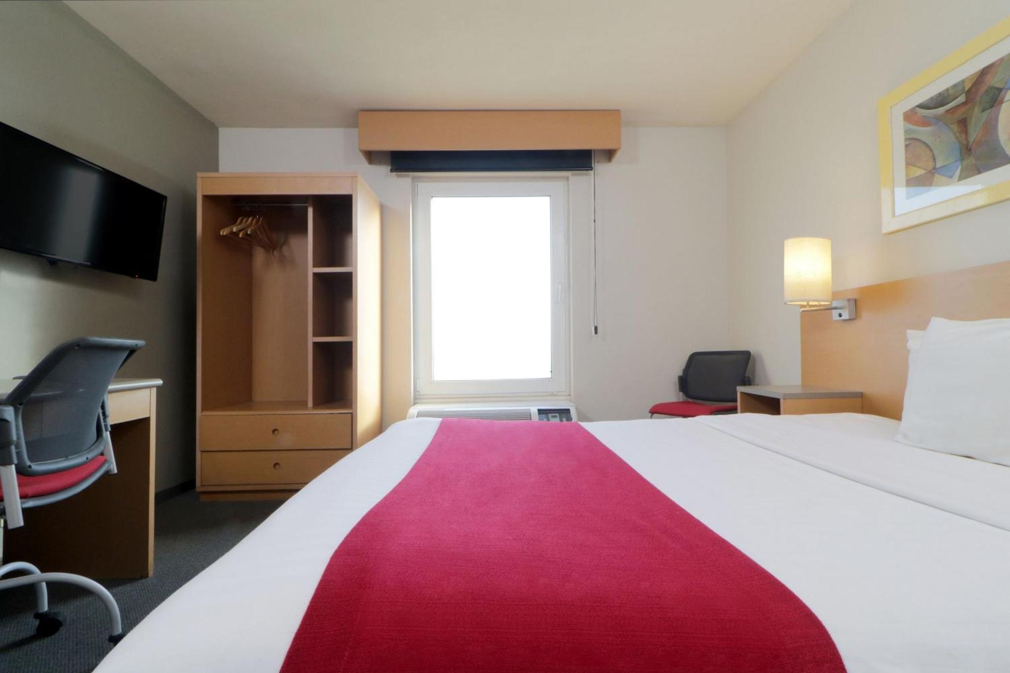 Queen Suite with Sofa Bed