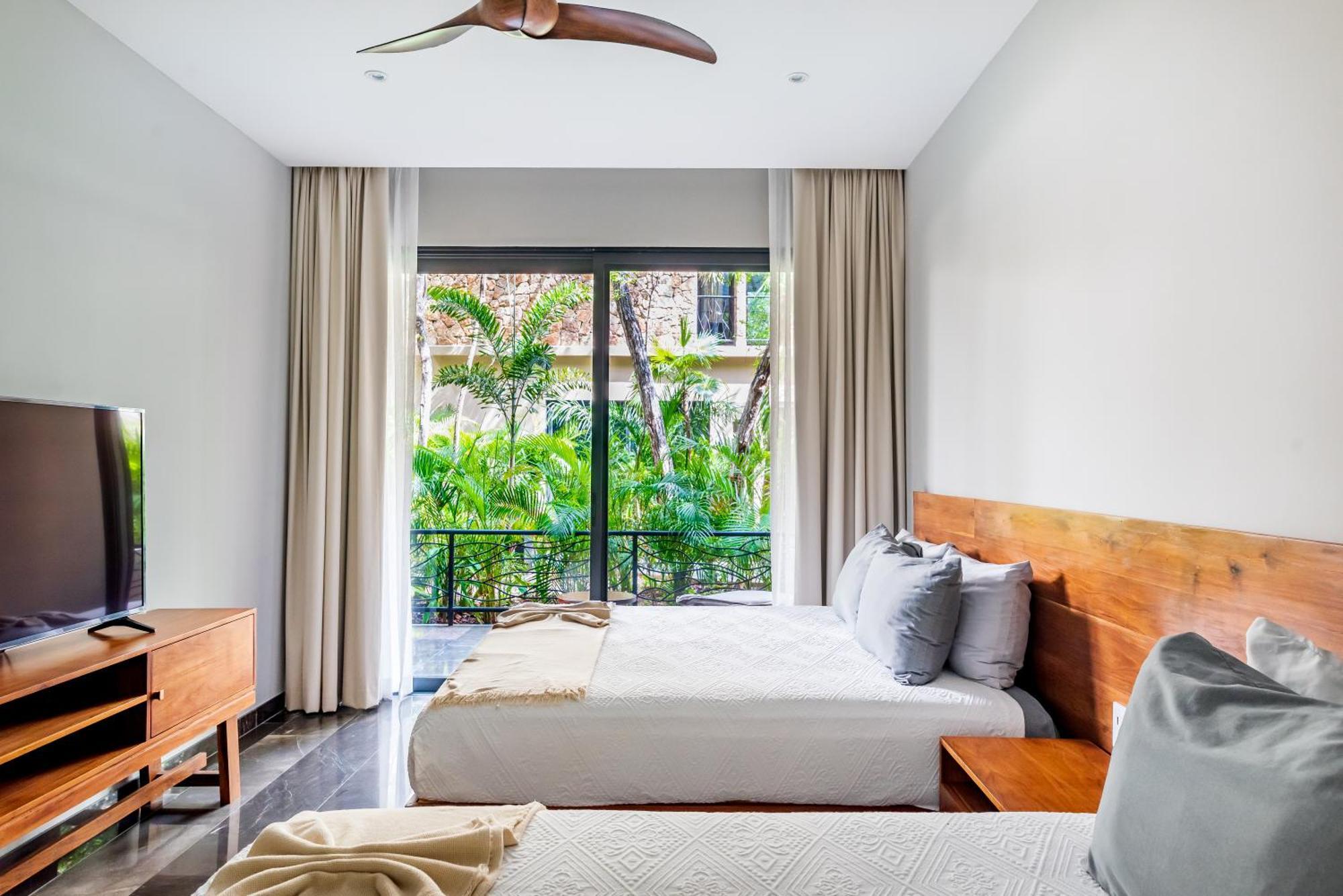 Deluxe Queen Room with Two Queen Beds