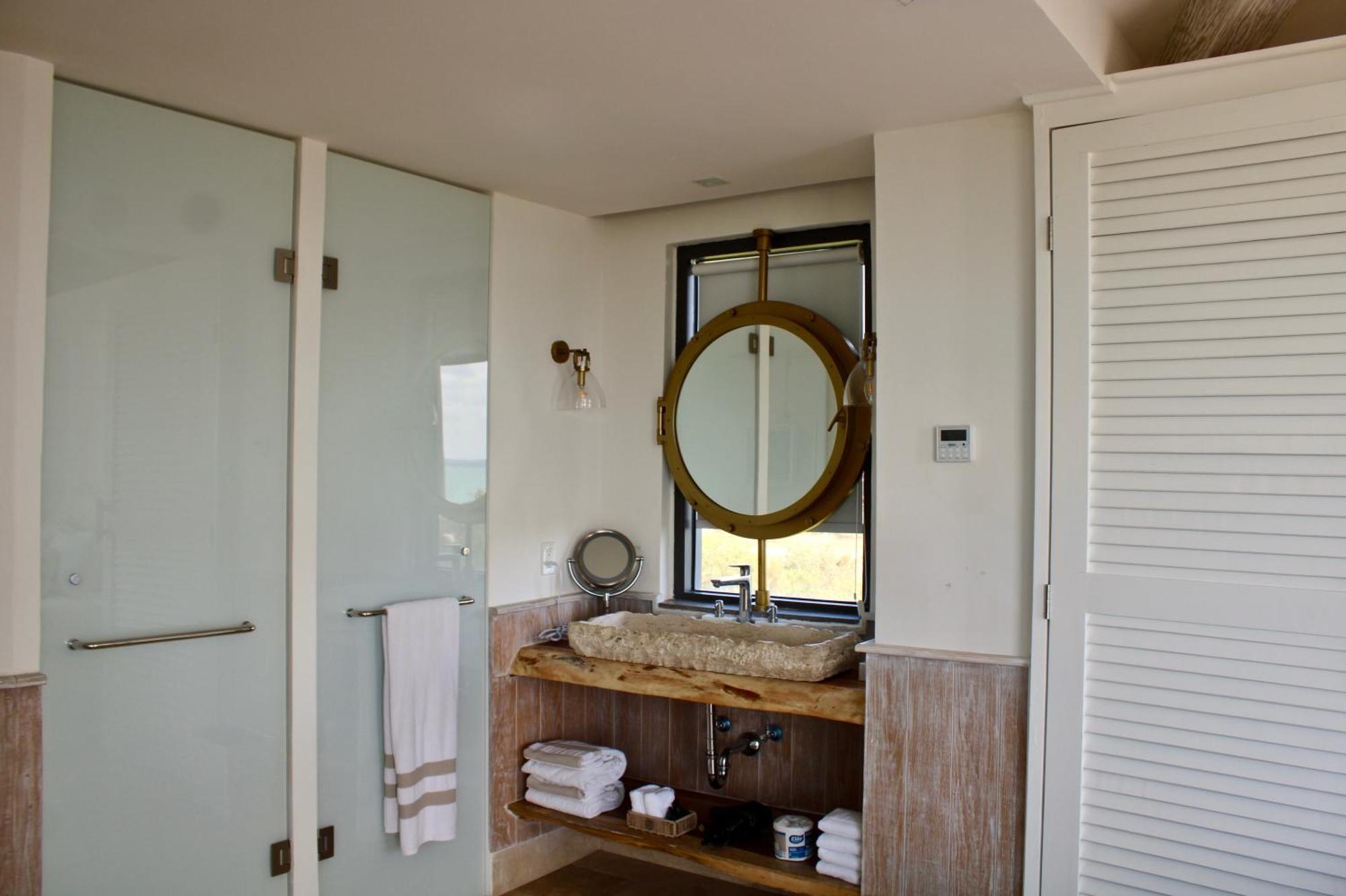 Suite The Island Swim Out