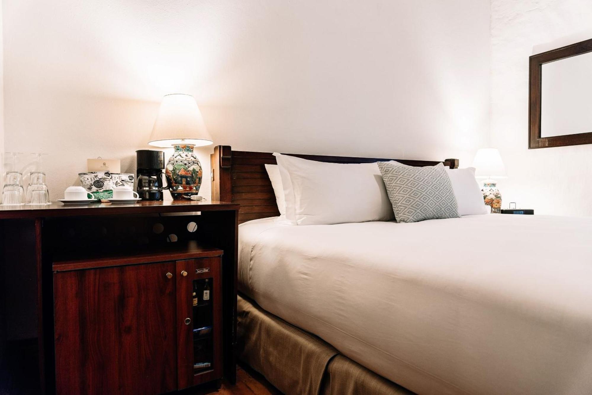 Novicia met Kingsize Bed
