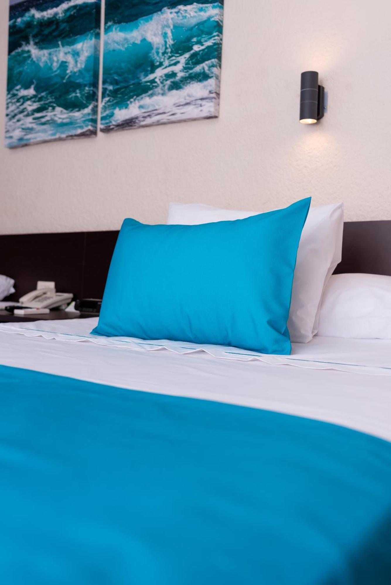 Double Room with Two Double Beds - Accessible/Non-Smoking
