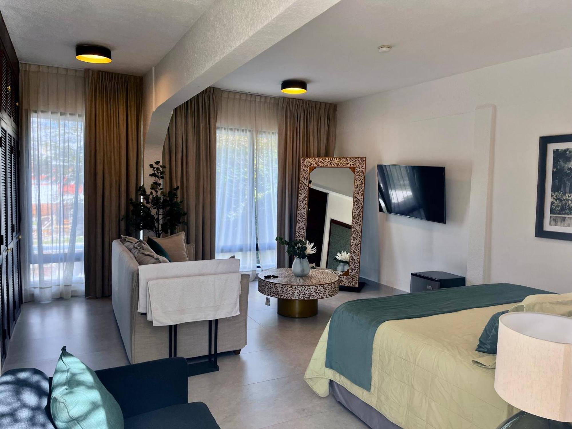 Superior Suite,1771847927:JPEG