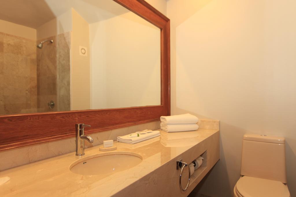 Habitación Doble con 2 camas dobles y vistas al jardín