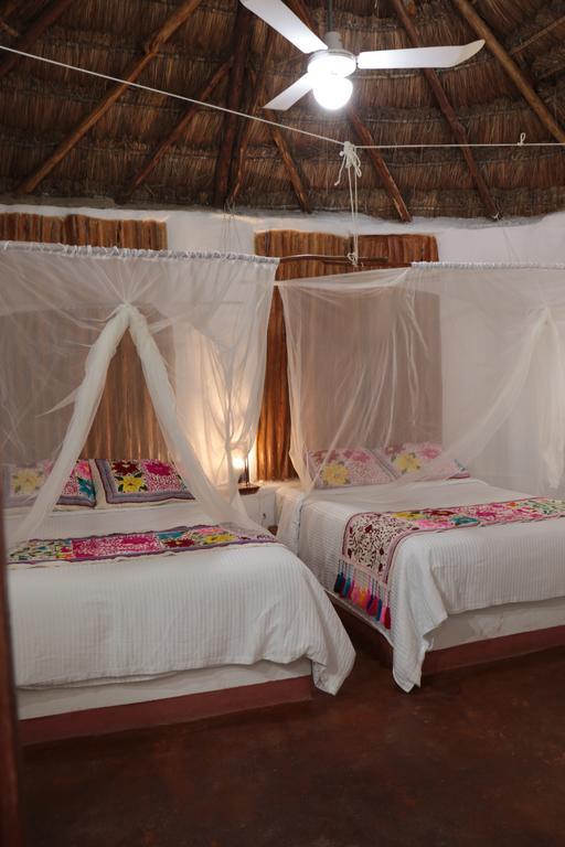 Habitación con 2 camas grandes