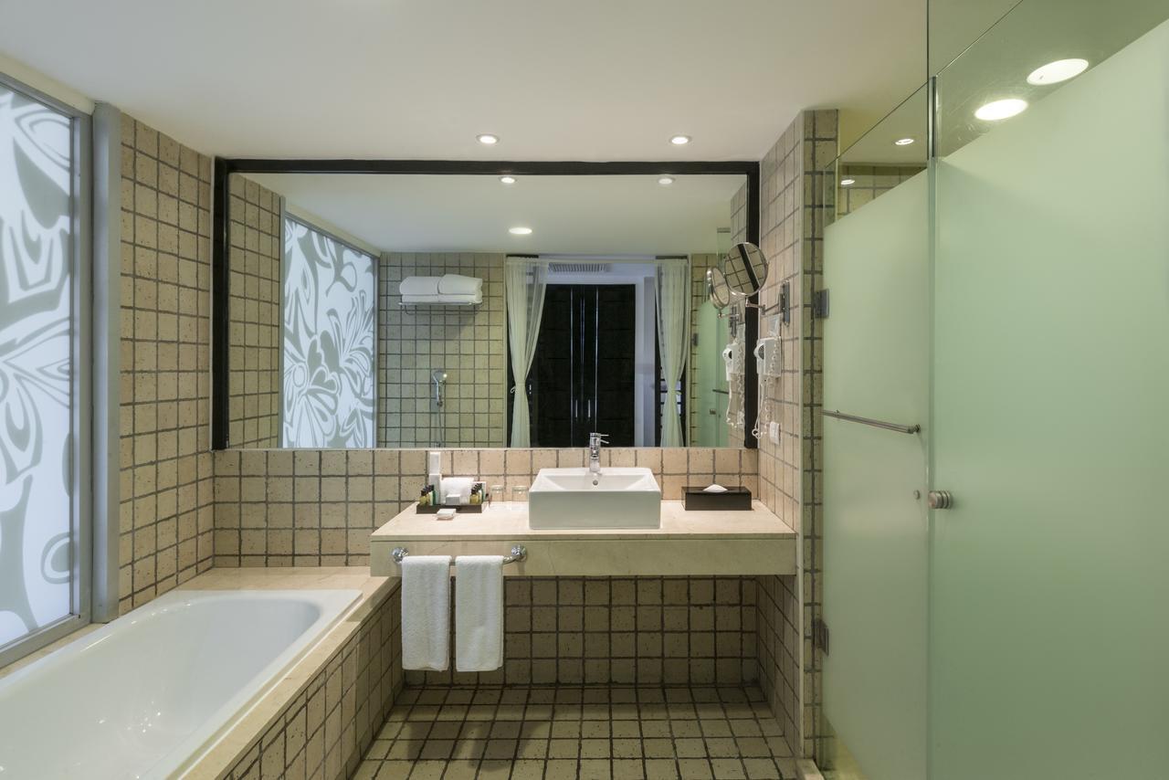 Suite Junior orientada al parque acuático