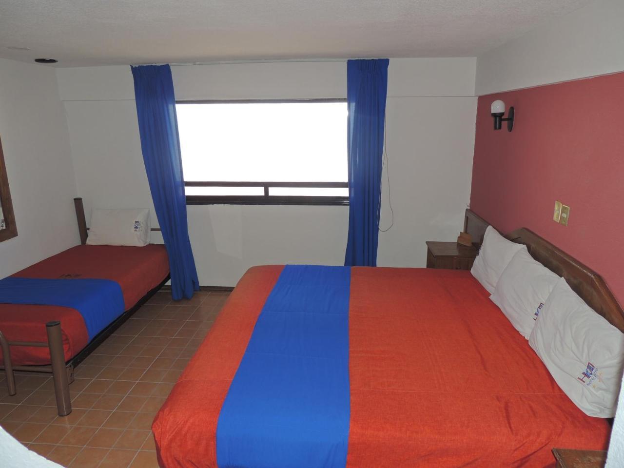 Twin Room,743927338:JPEG