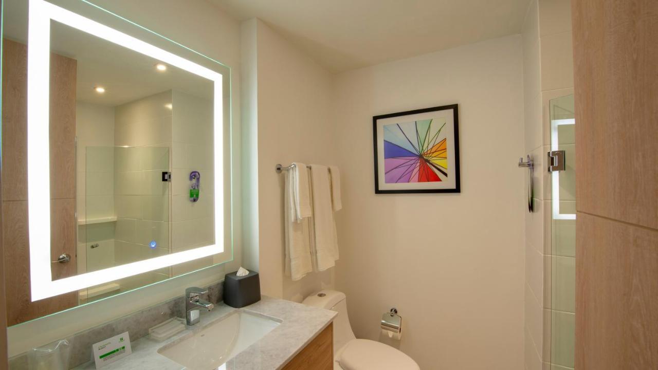 Suite Doble con vistas a la ciudad y cama grande