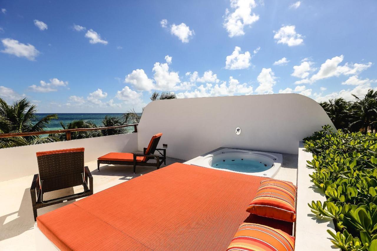 Beachfront Rooftop,116517422:JPEG