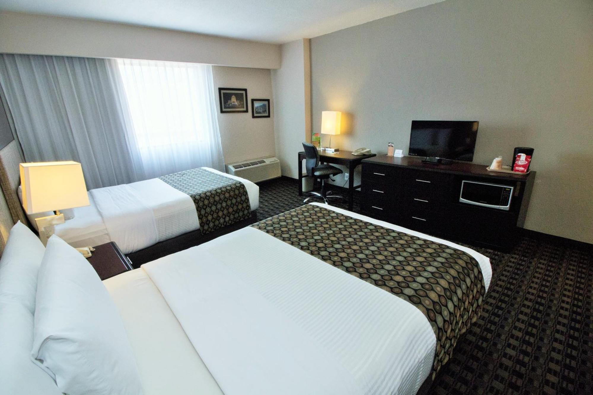 2 Twin Beds, Mobility Accessible Room, City View, Non-Smoking