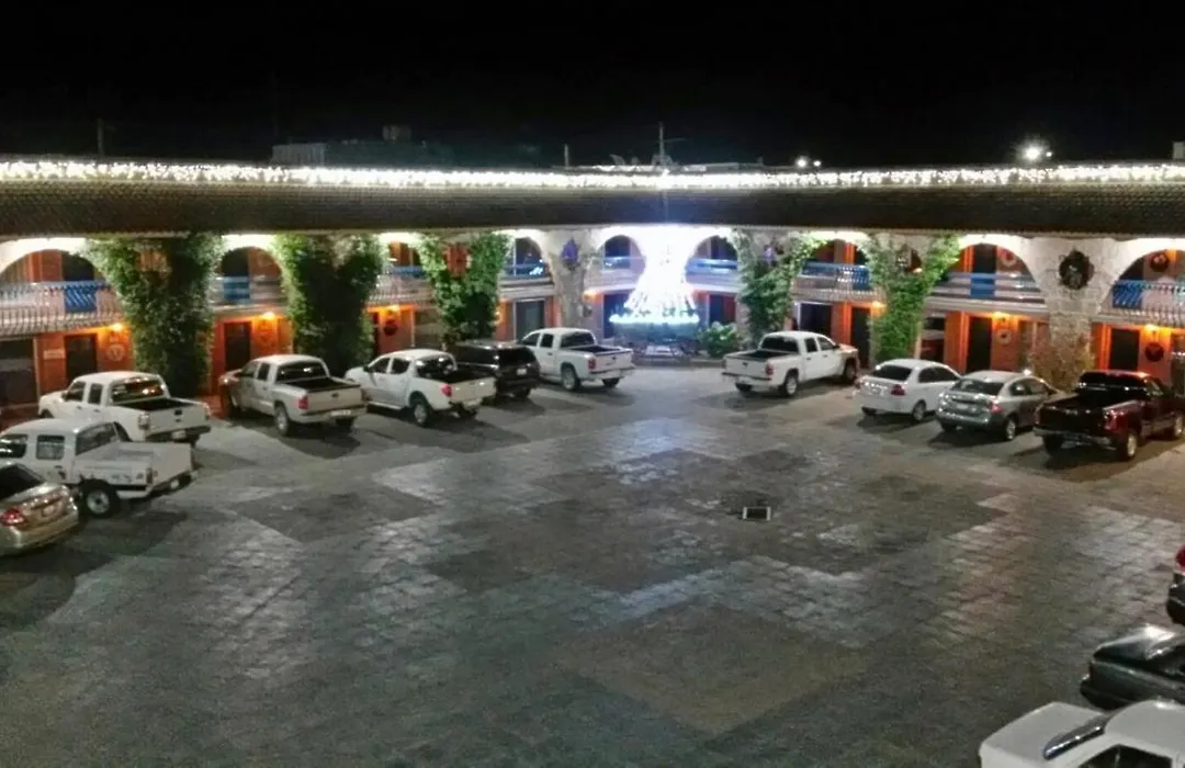 Hotel Los Arcos-1