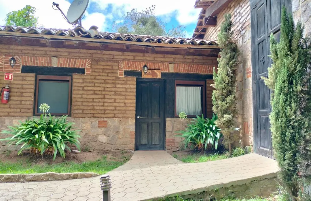 Cabañas y habitaciones Los Cedros-1