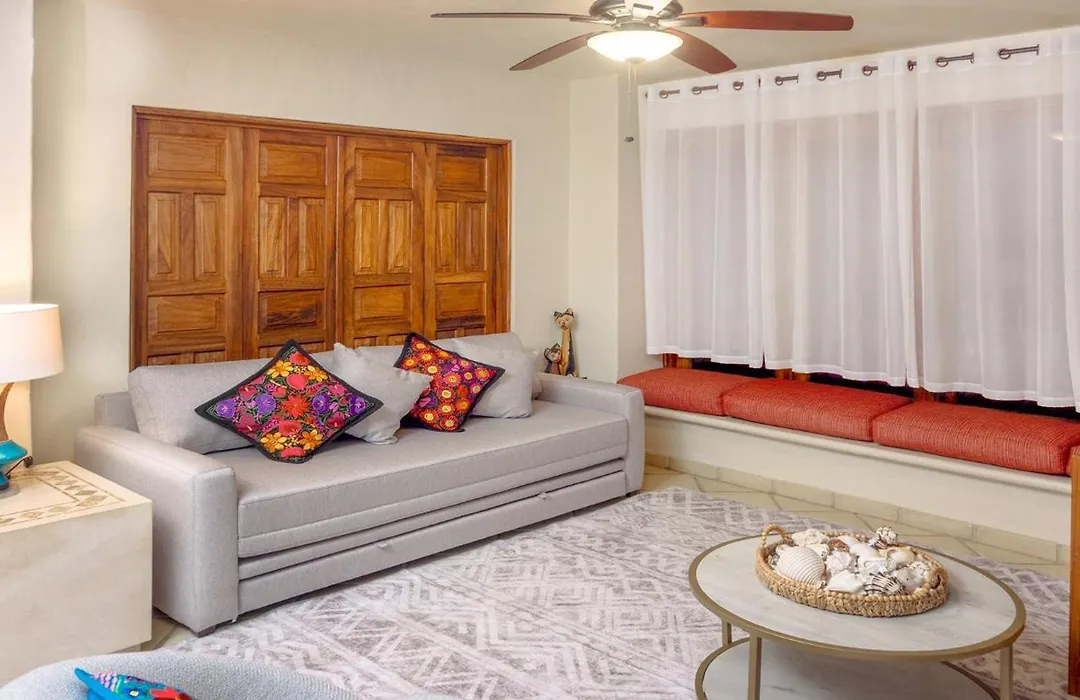 Ocean Front, 3 Bedroom, 3 Bathroom, Casa Natalia, Playa Esmeralda-1