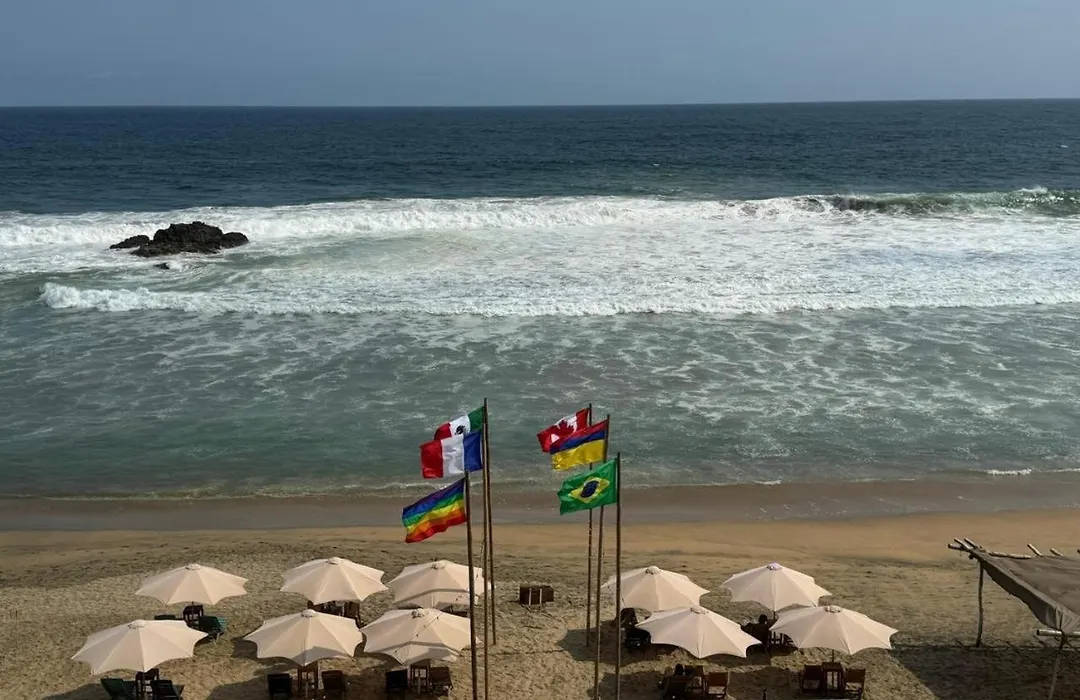 HOTEL EXTASIS ZIPOLITE nudista en zona de fiesta-1