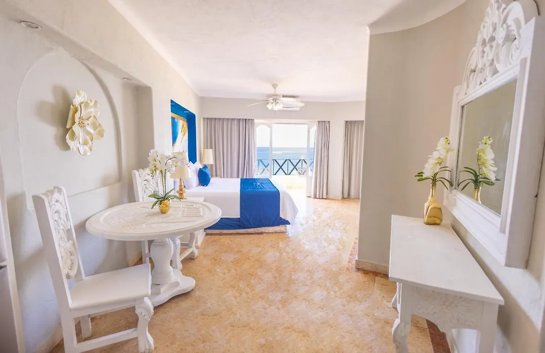 Blue Chairs Beachfront Resort Puerto Vallarta - Adults Only-1