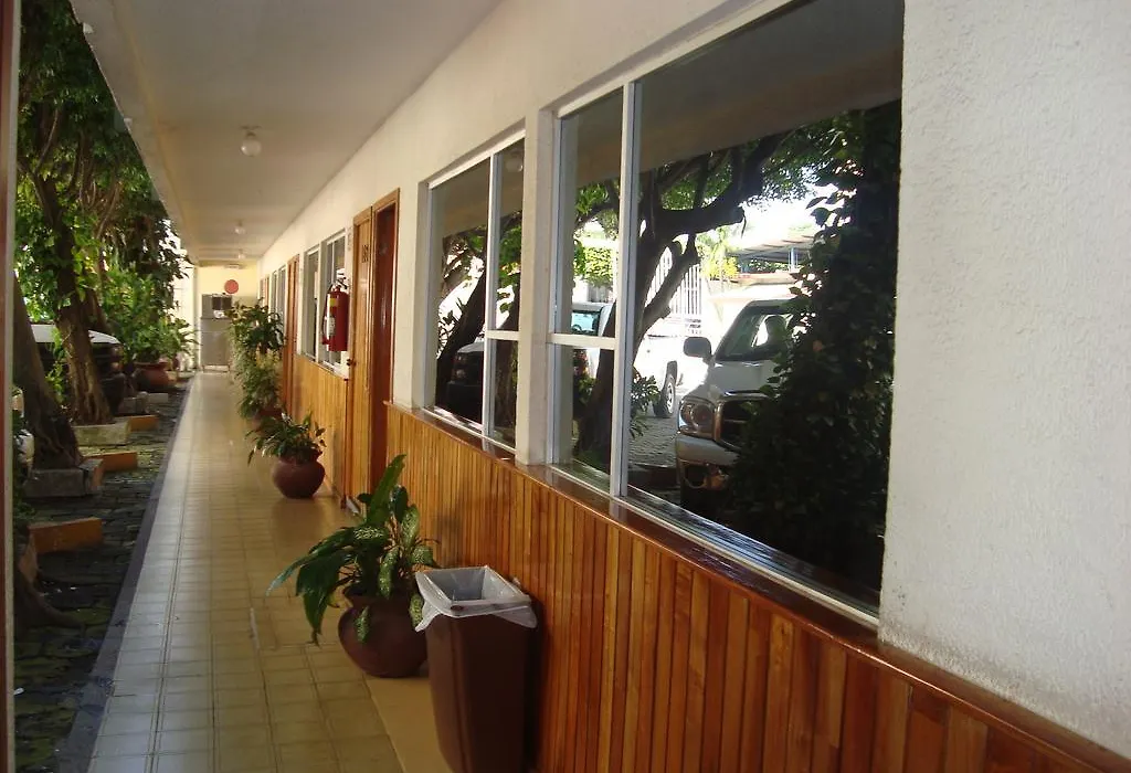 Hotel Lacantum by Rotamundos-1