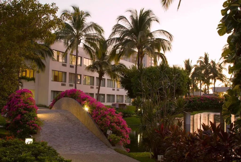 Ocean Breeze Acapulco-1
