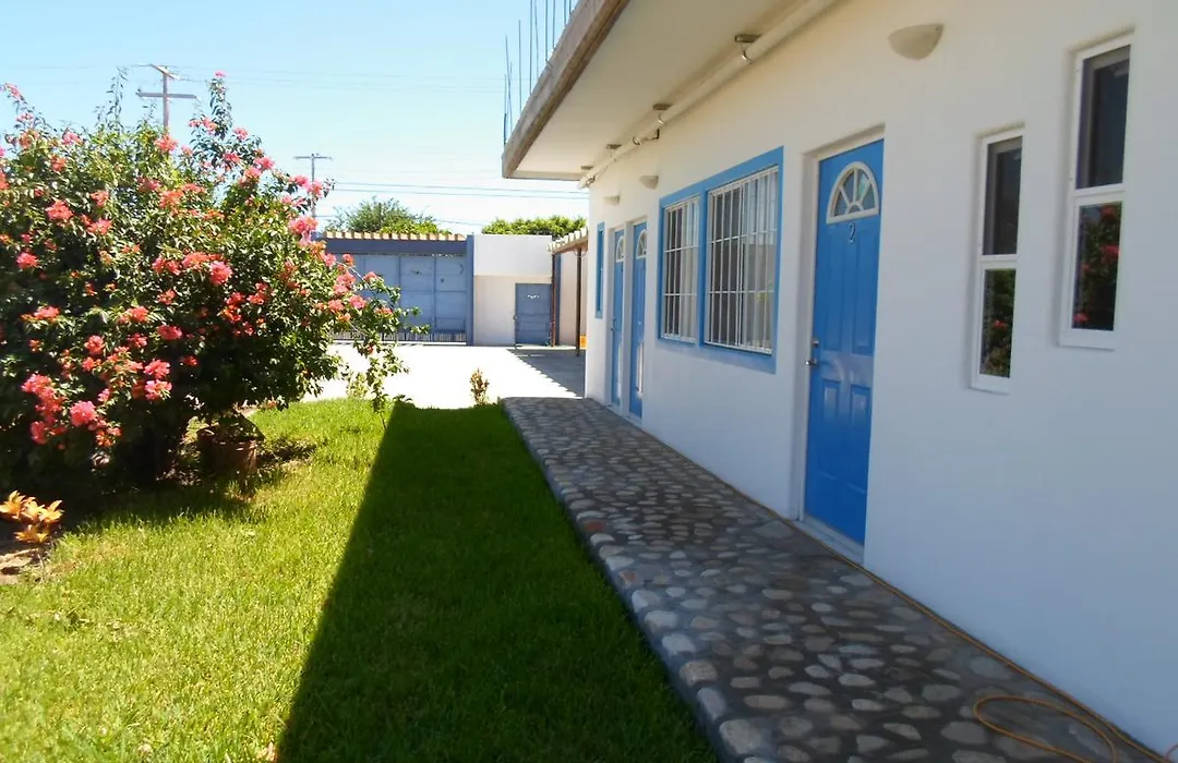 Hotel y Suites Del Paci­fico-1