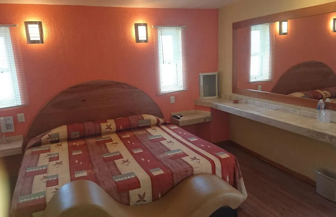 Motel Eden (Adults Only)-1