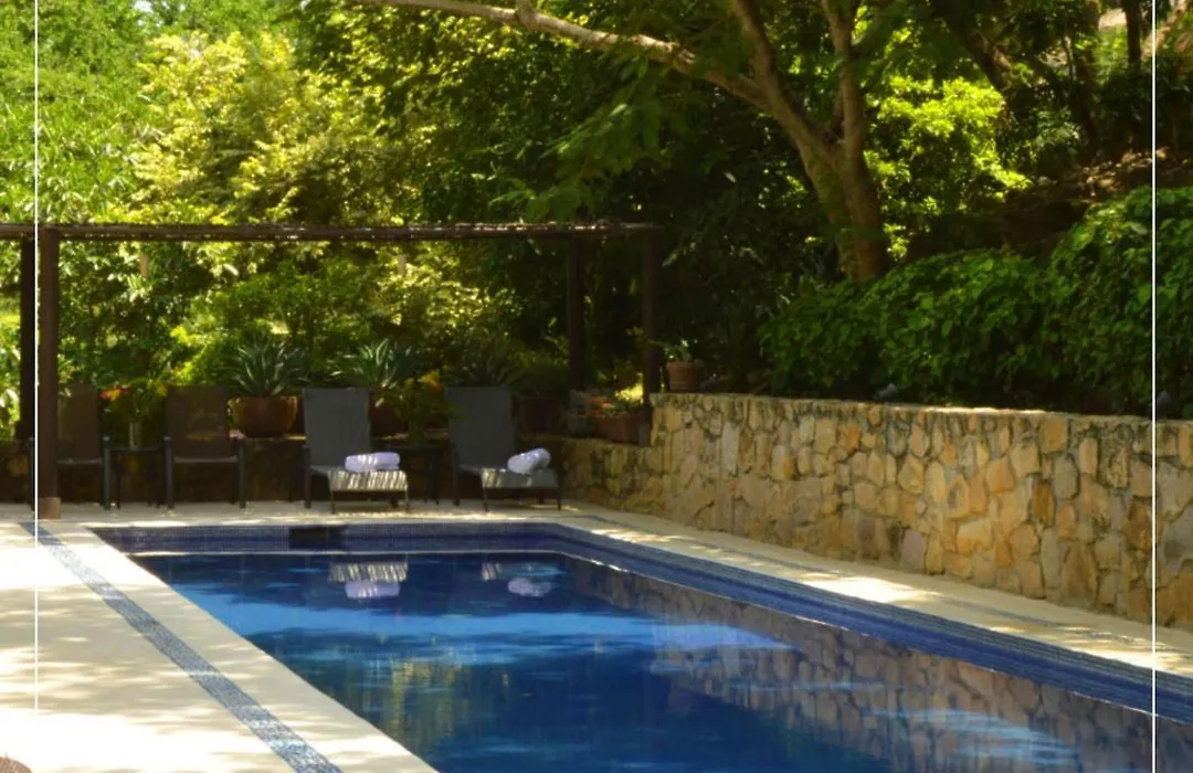 El Pistache Couples Hotel-1