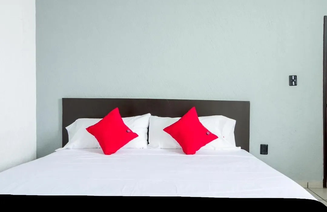 Capital O Hotel Plaza Premier-1