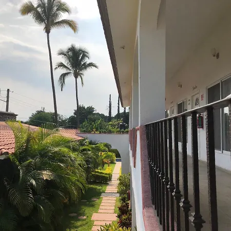 Hotel Sky & Palms-3