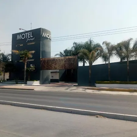 Motel Pedregal Suites-2