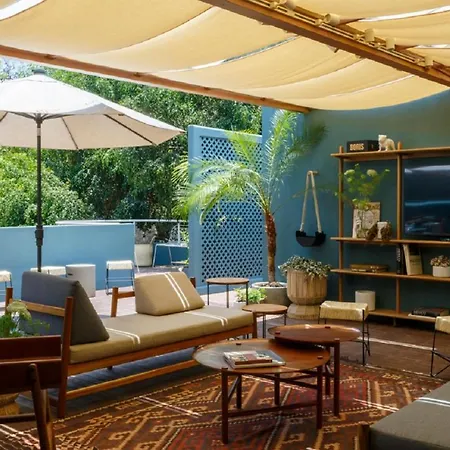 Uma Casa-3