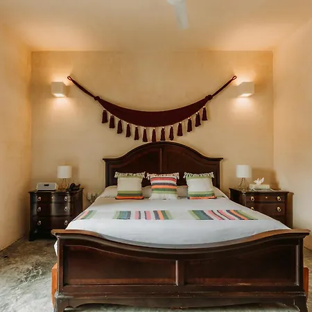 Waye Valladolid Centro - Sustainable, Authentic Experiences&Pet Friendly Boutique Hotel-3