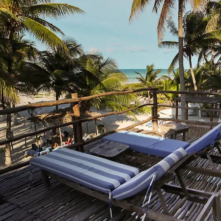 Casa Mate BeachFront HOUSES El Cuyo-2