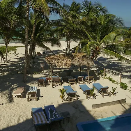 Casa Mate BeachFront HOUSES El Cuyo-3