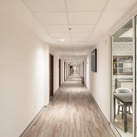 Hotel Mesaluna Short & Long Stay-2