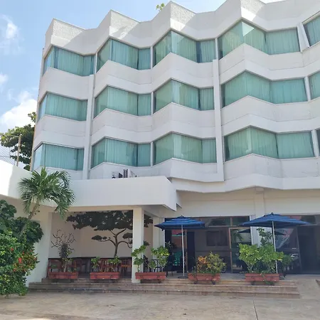 Hotel Plaza Cozumel-3