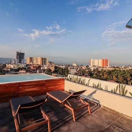 Torre Catalina. Ultra-Modern Versalles Getaway-3