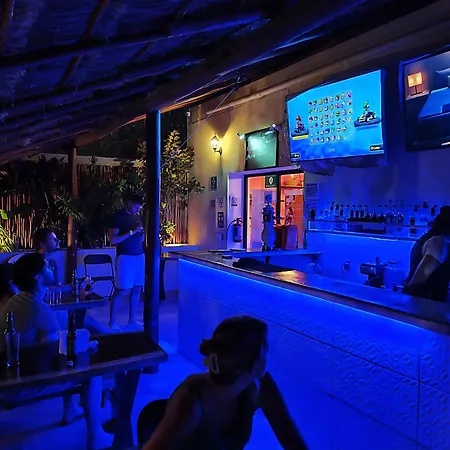 New Friends Hostel & Bar Adults Only-2