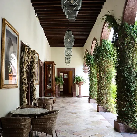 Hotel Casa Blanca 7-2