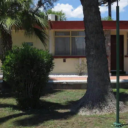 Hotel Las Palmas Midway Inn-2
