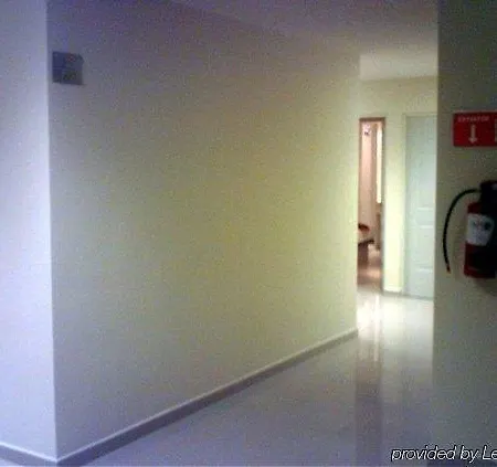 Hotel 402-3