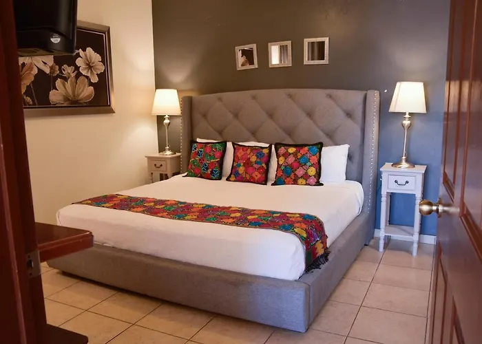 Del Centro Hotel Bernal