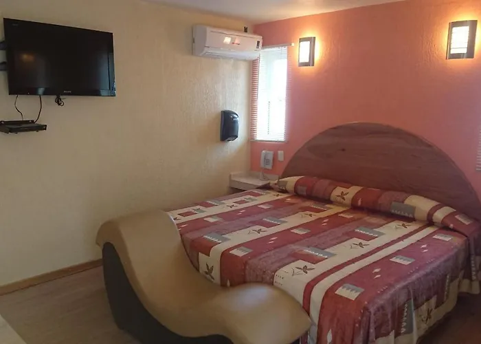 Motel Eden (Adults Only)