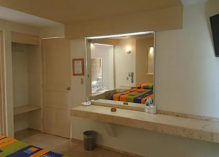 Motel Eden (Adults Only)