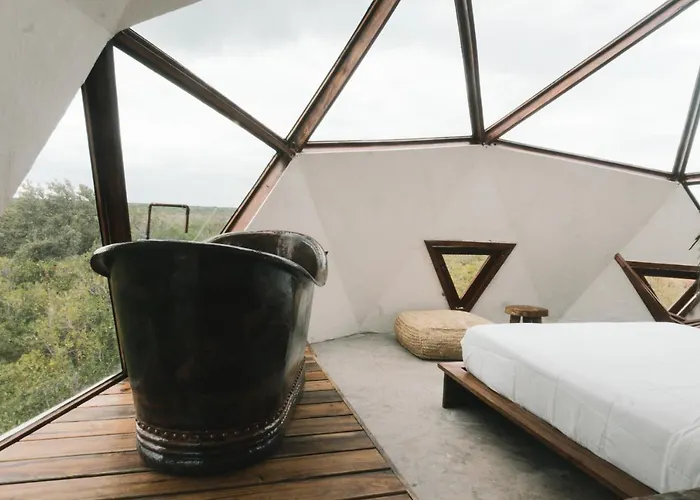 Mamasan Treehouses & Cabins Tulum