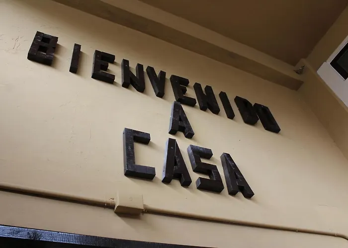 Casa Bonita Hotel y Hostal