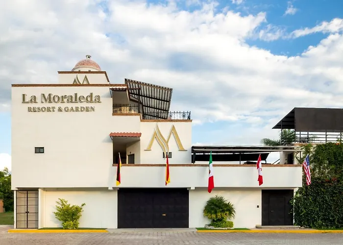 Moraleda Resort & Garden