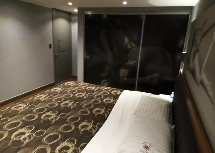 Hotel Monet, Hotel Las Torres Toluca