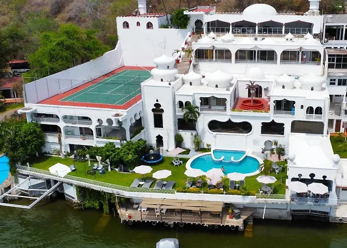 Marina Palace Teques