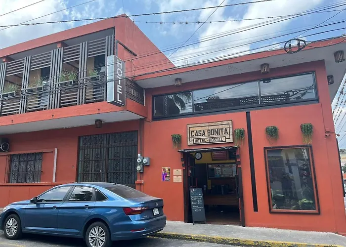 Casa Bonita Hotel y Hostal
