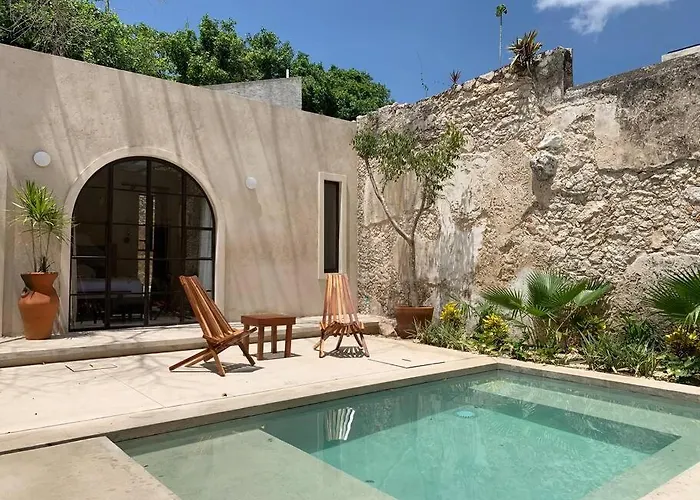 Newly Restored House “Casa Lohr” With Private Pool Mérida